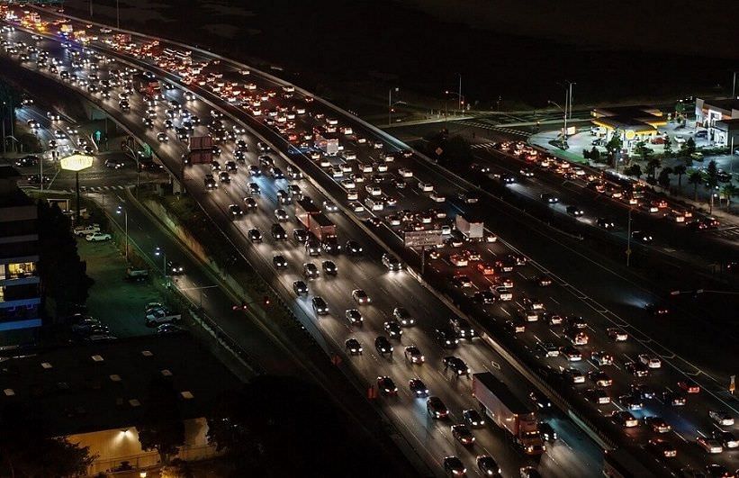 El Comité de Expertos para la transición energética aconseja al Gobierno descarbonizar el transporte