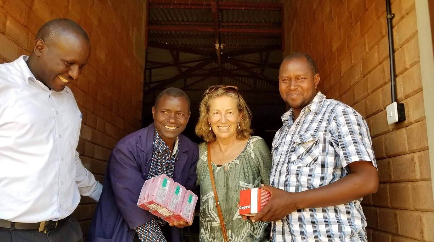 Legrand dona material eléctrico para proyectos formativos en Africa