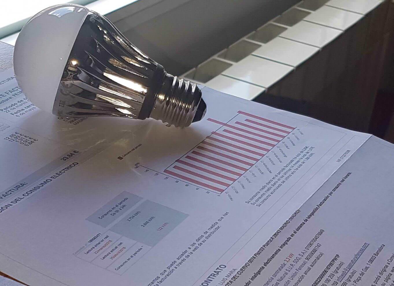 La factura de la luz subirá casi un 25 % durante el tercer trimestre de 2025 según un estudio