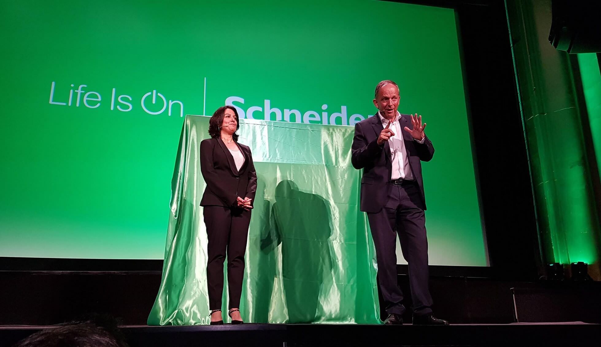Schneider Electric hace la puesta de largo oficial de su nueva gama New Unica