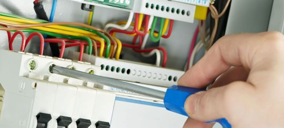 Apiem alerta sobre “denuncias alarmistas de vecinos por miedo al contagio” por la actuación de instaladores