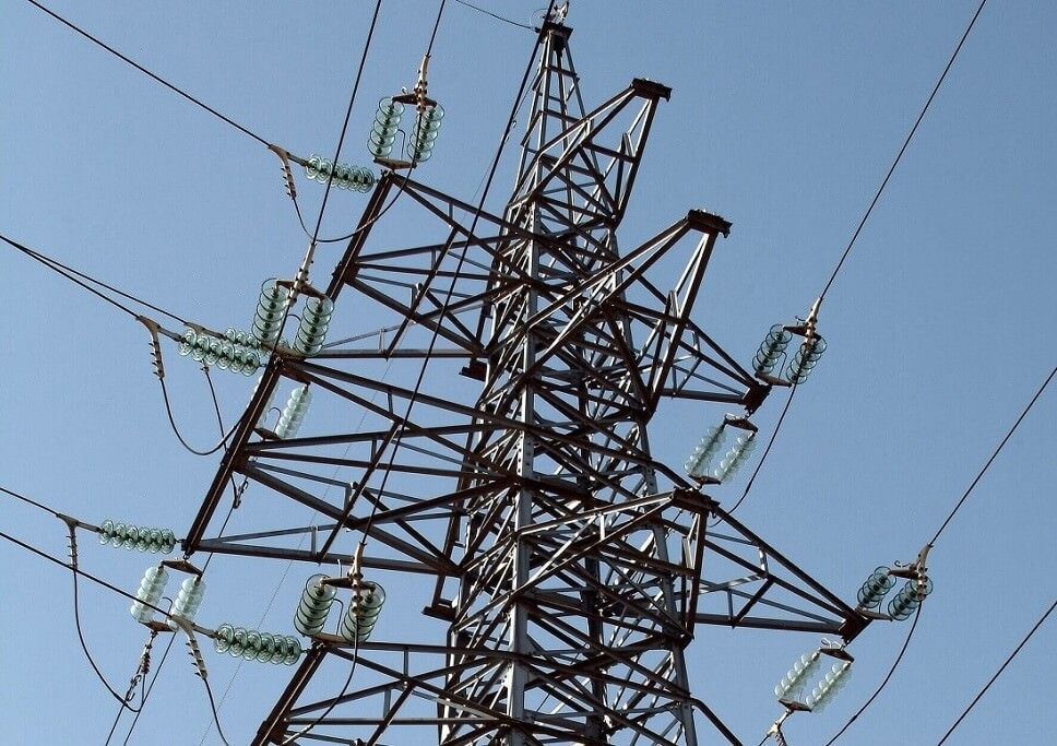 La patronal eléctrica asegura sin argumentarlo que las eléctricas no se benefician de la subida de precios