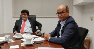 Angel Bonet y el asesor legal de APIEM