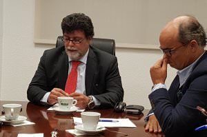 Angel Bonet y el asesor legal de APIEM