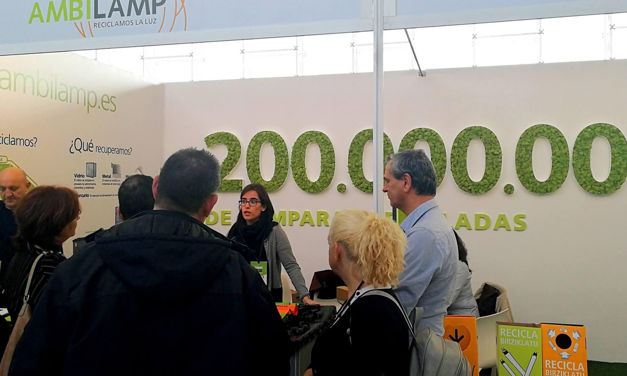 Ambilamp fomenta el reciclaje de nuevo en el Congreso Nacional del Medio Ambiente