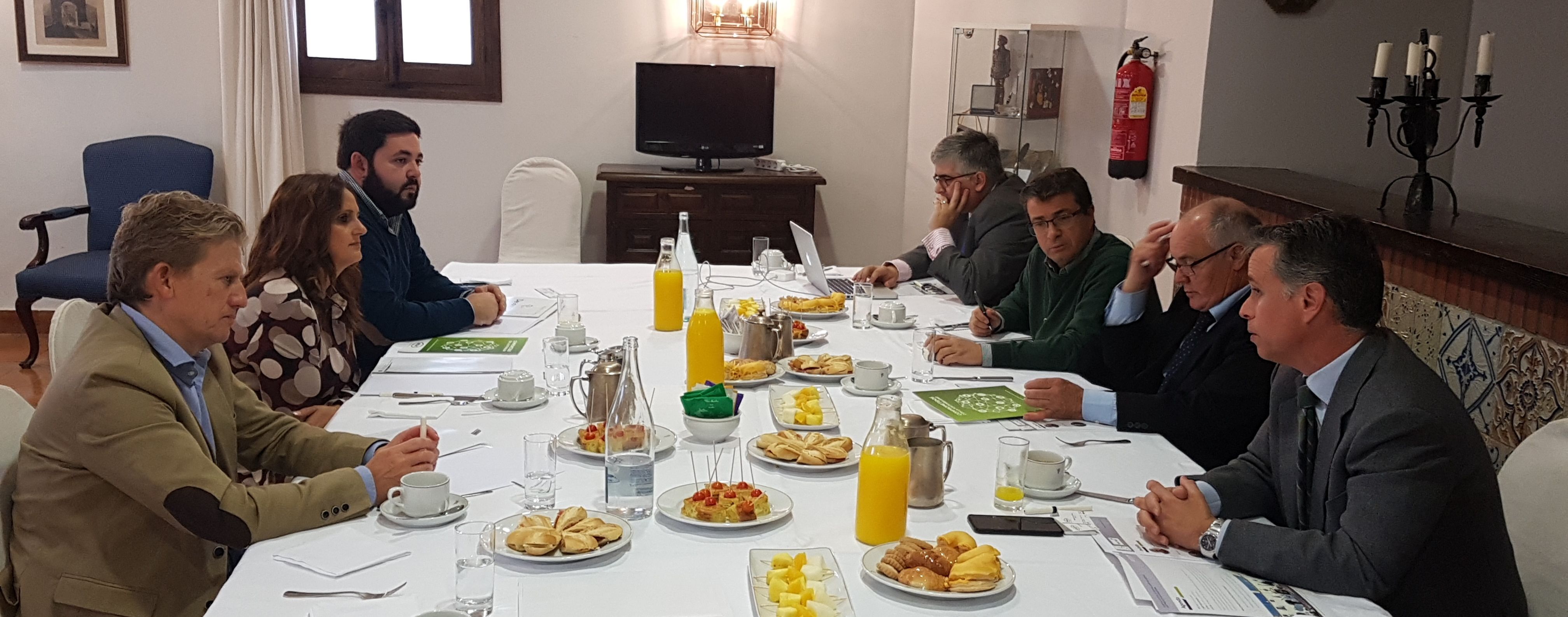 Desayuno sobre el reciclaje en Extremadura