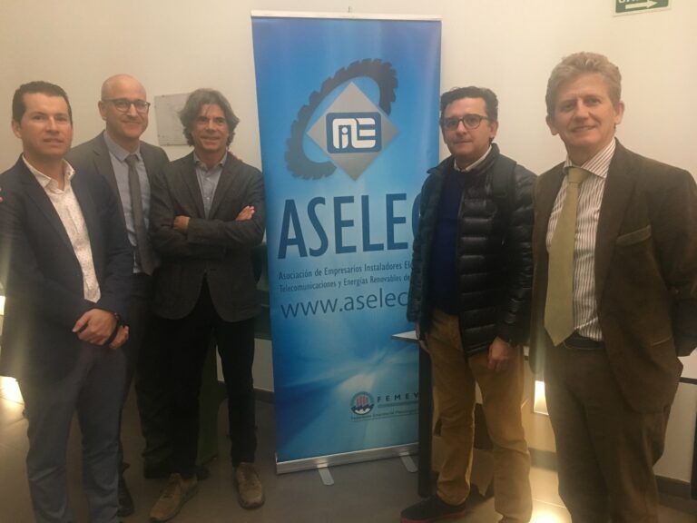 Aselec renueva su colaboración con Ecolum y Recyclia