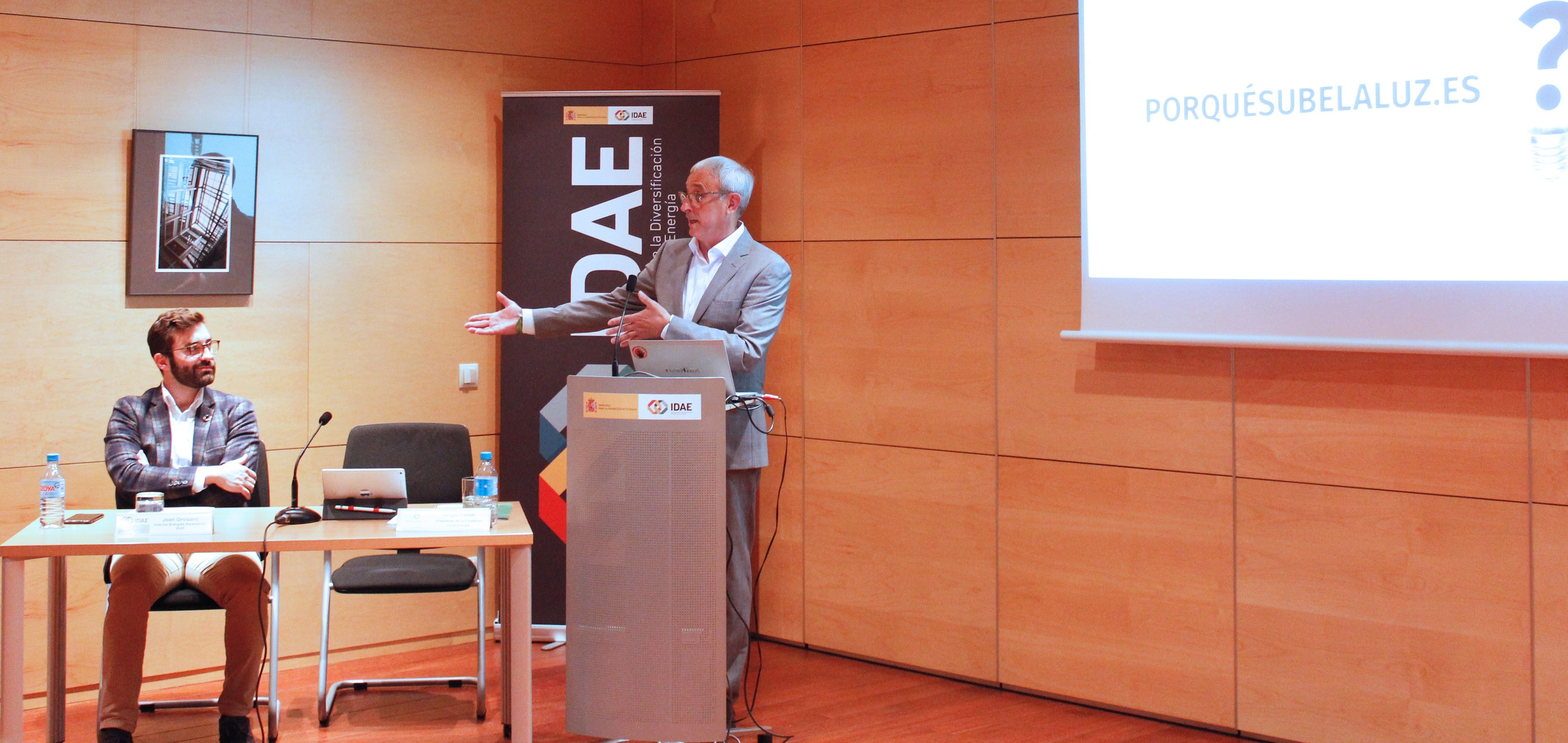 ¿Por qué sube la luz?: Una plataforma didáctica promovida por la Fundación Feníe Energía