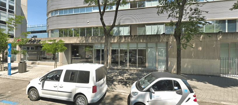 Amda recomendará a los profesionales de Apiem para instalar puntos de recarga