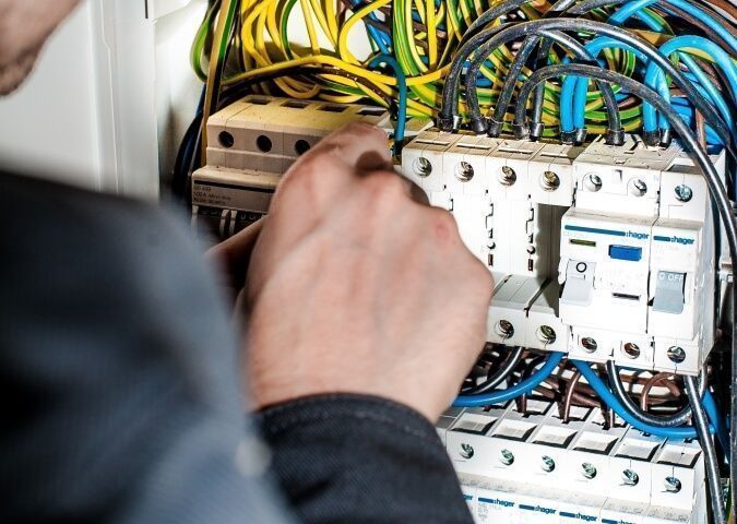 Curso sobre Soluciones de instalación para aplicaciones eléctricas y de climatización en Vitoria