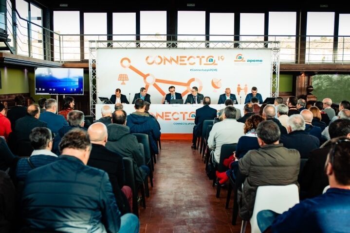 Apeme reúne a más de 400 profesionales del sector alicantino, en la primera edición de Connecta