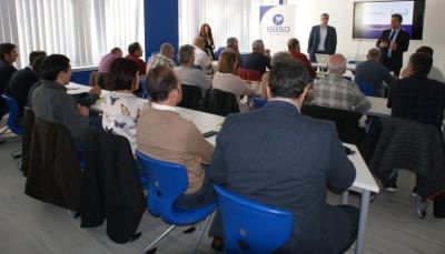 Ambilamp e Instaladores 2.0 informan sobre reciclaje y autoconsumo a los instaladores guipuzcoanos