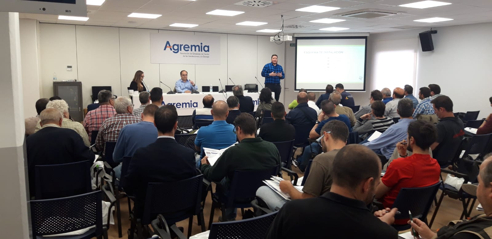 Retelec y Agremia forman en autoconsumo