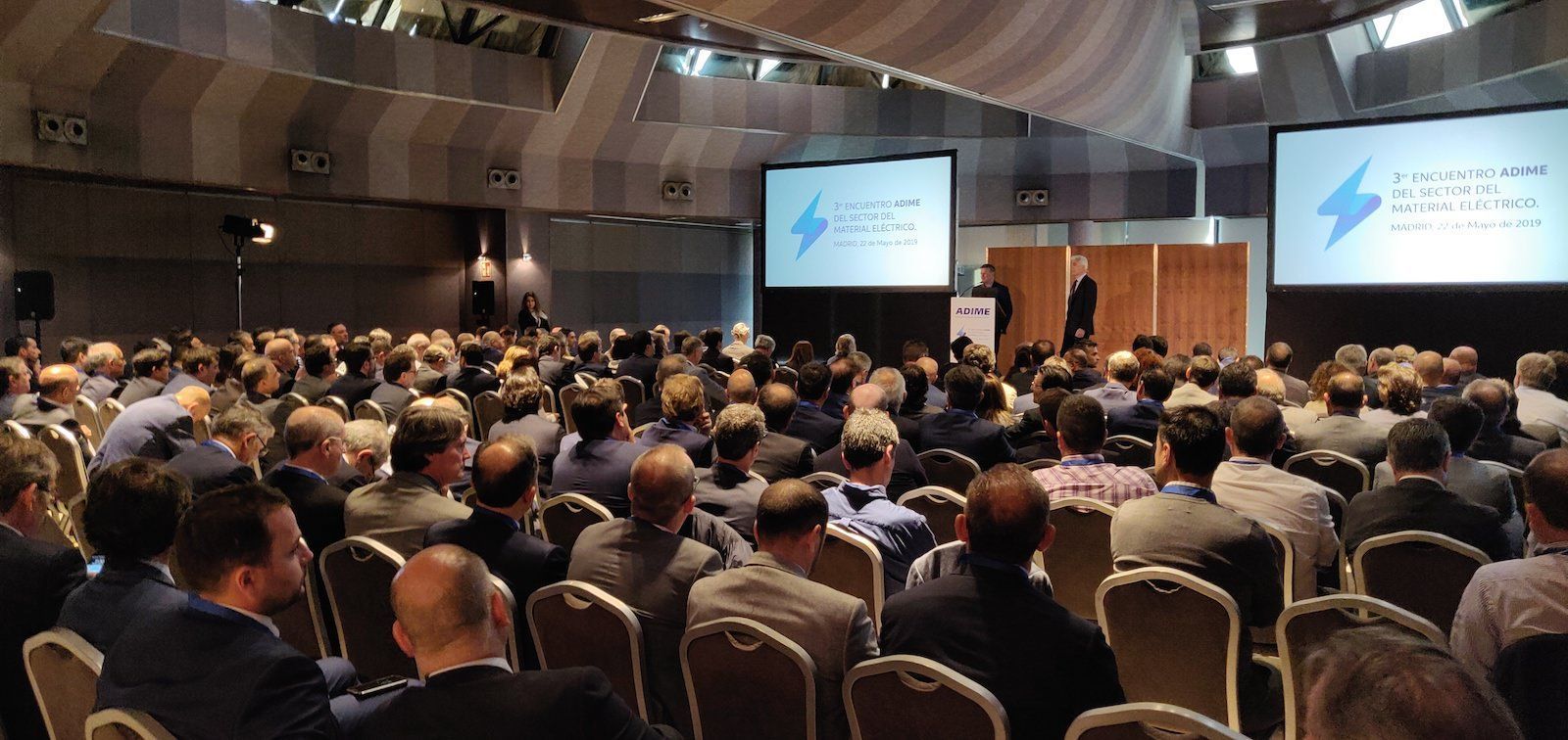 Uno de las anteriores ediciones del Encuentro del Sector del Material Eléctrico