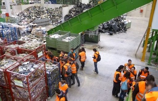 Ecolum y Recyclia invitan a los asociados de Apiem a visitar una planta de reciclado
