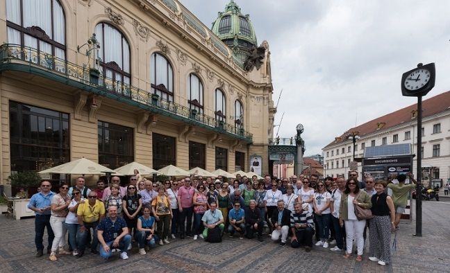 Foto de familia de todos los asistentes a la jornada de Hager Nou Grup en Praga 2019