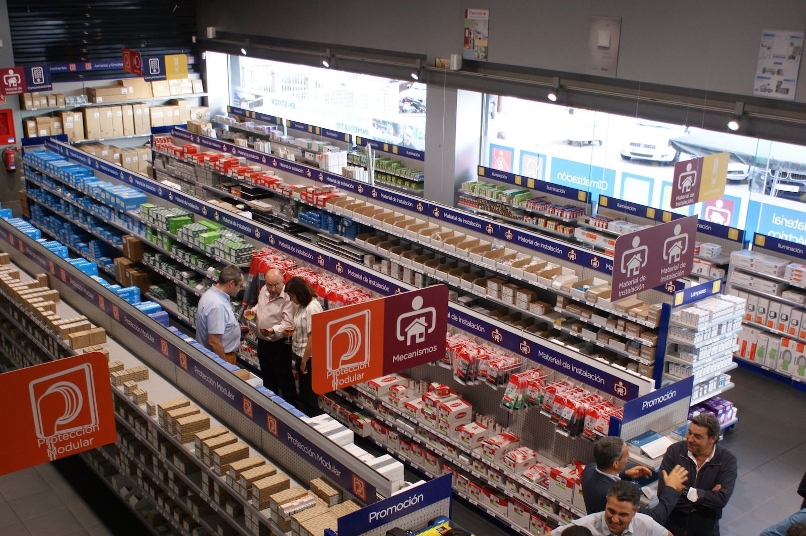 La distribución reduce sus ventas un 35% en abril del 2020