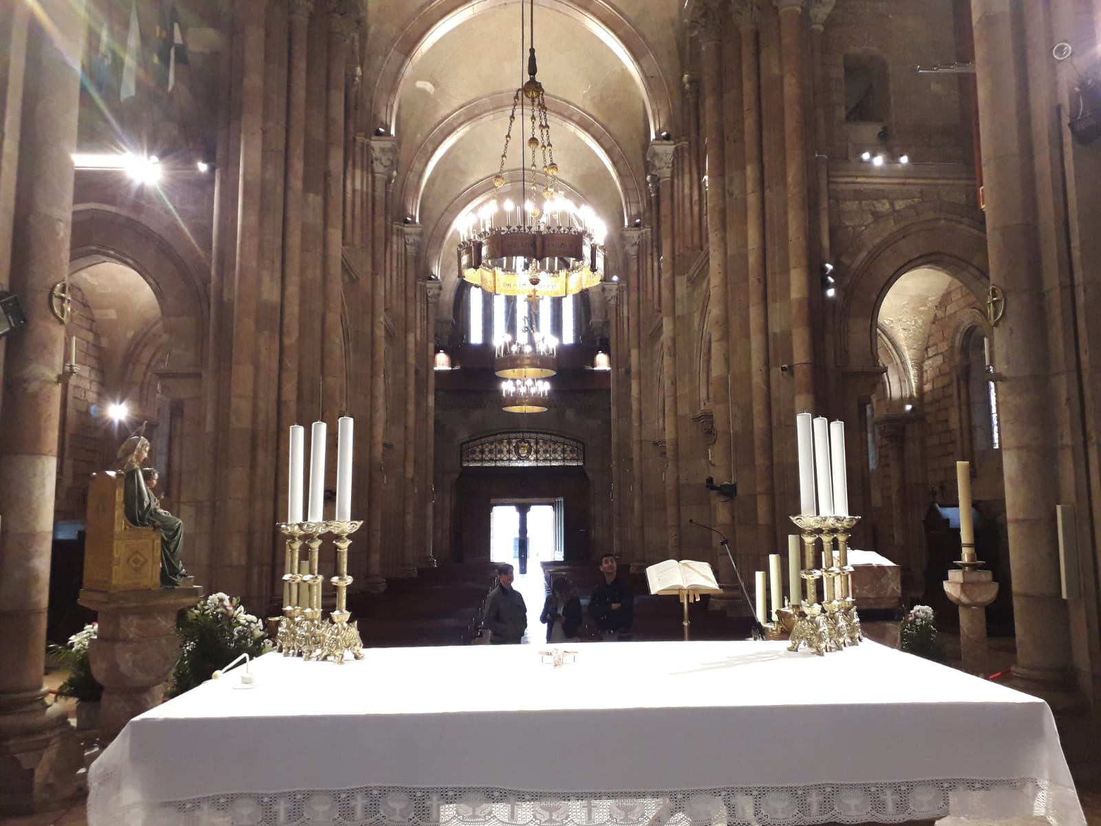 Sylvania ilumina la Basilica de Covadonga, en Asturias