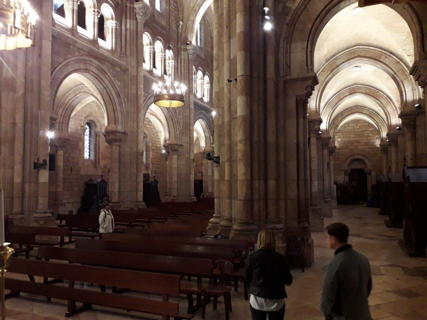 Sylvania ilumina la Basilica de Covadonga, en Asturias