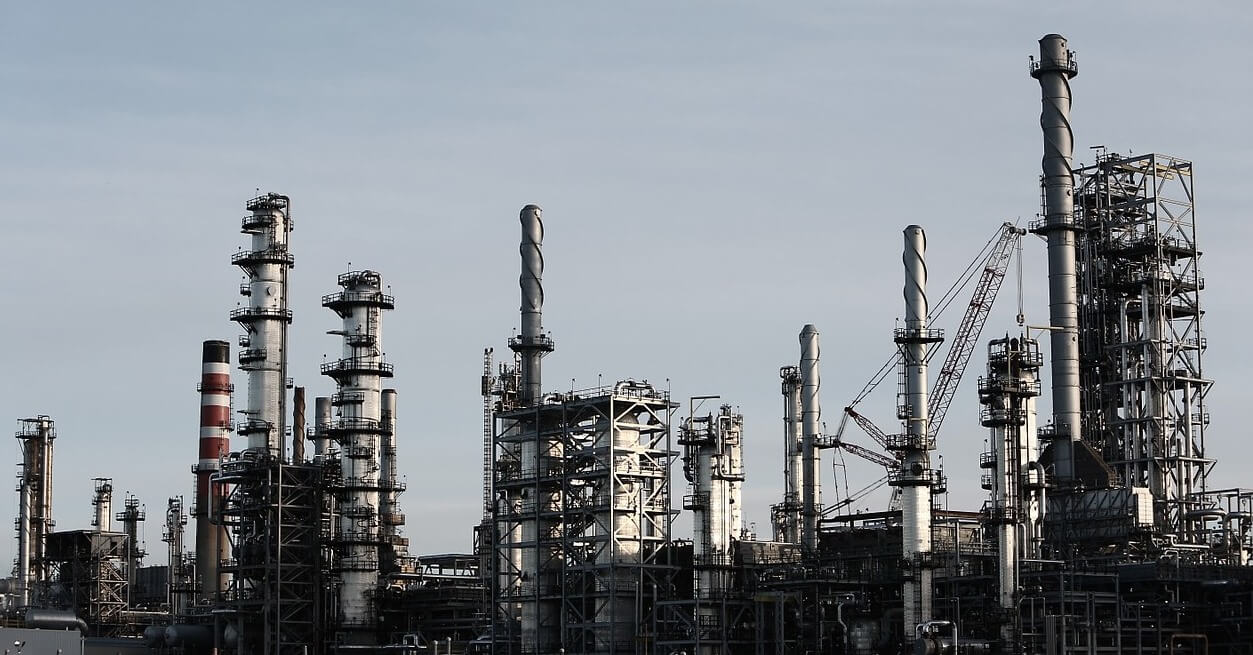 La industria se revuelve contra las energéticas por la factura eléctrica