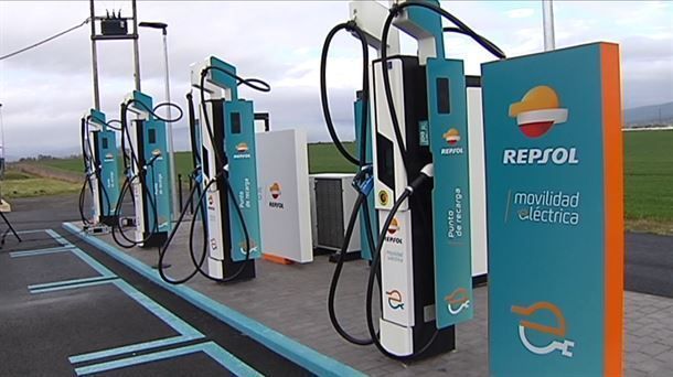 Repsol estrena en Vizcaya el punto de recarga ultrarrápida más potente de Europa