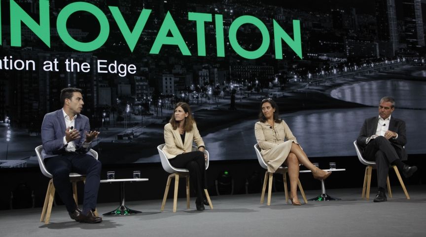 Más de 3.200 profesionales se citan en el Innovation Summit Barcelona, de Schneider Electric. Se hablaron de startups y de innovación