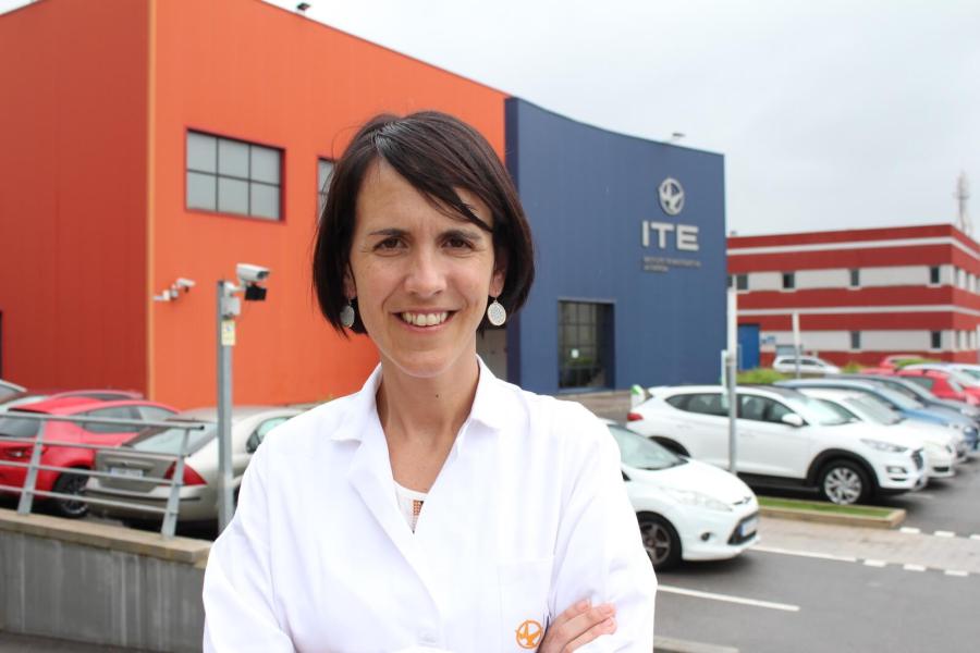 Leire Zubizarreta en el exterior de las instalaciones del ITE