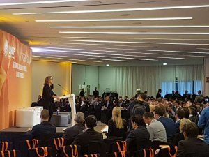 Una gran expectación durante la inauguración por parte de Teresa Ribera