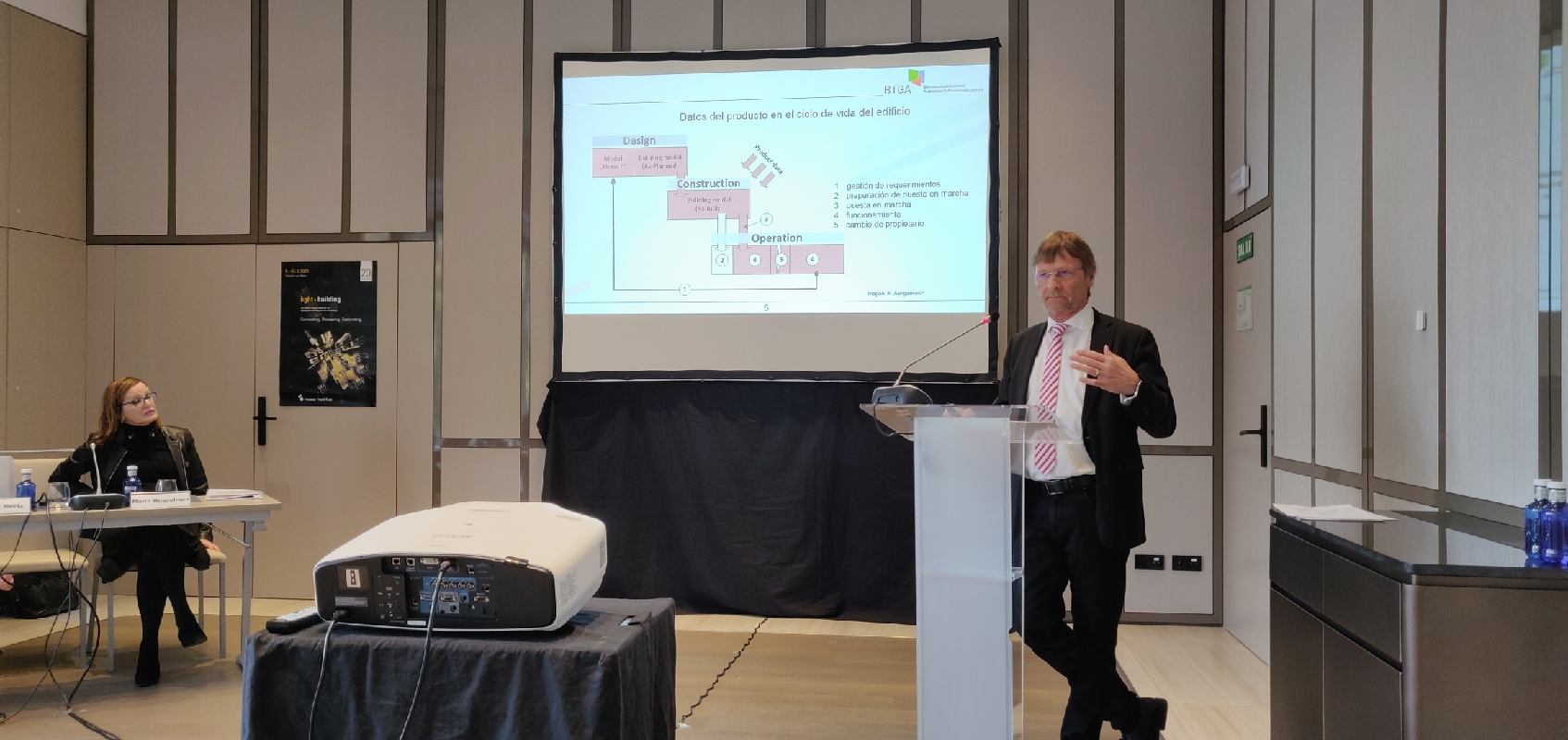 Günther Mertz de BGAD durante presentación Light and Building 2020