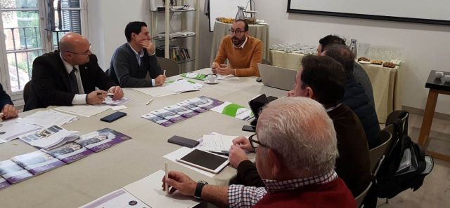 Un momento del Desayuno sobre Reciclaje organizado en Sevilla con la intervención del representante de la Junta de Andalucía