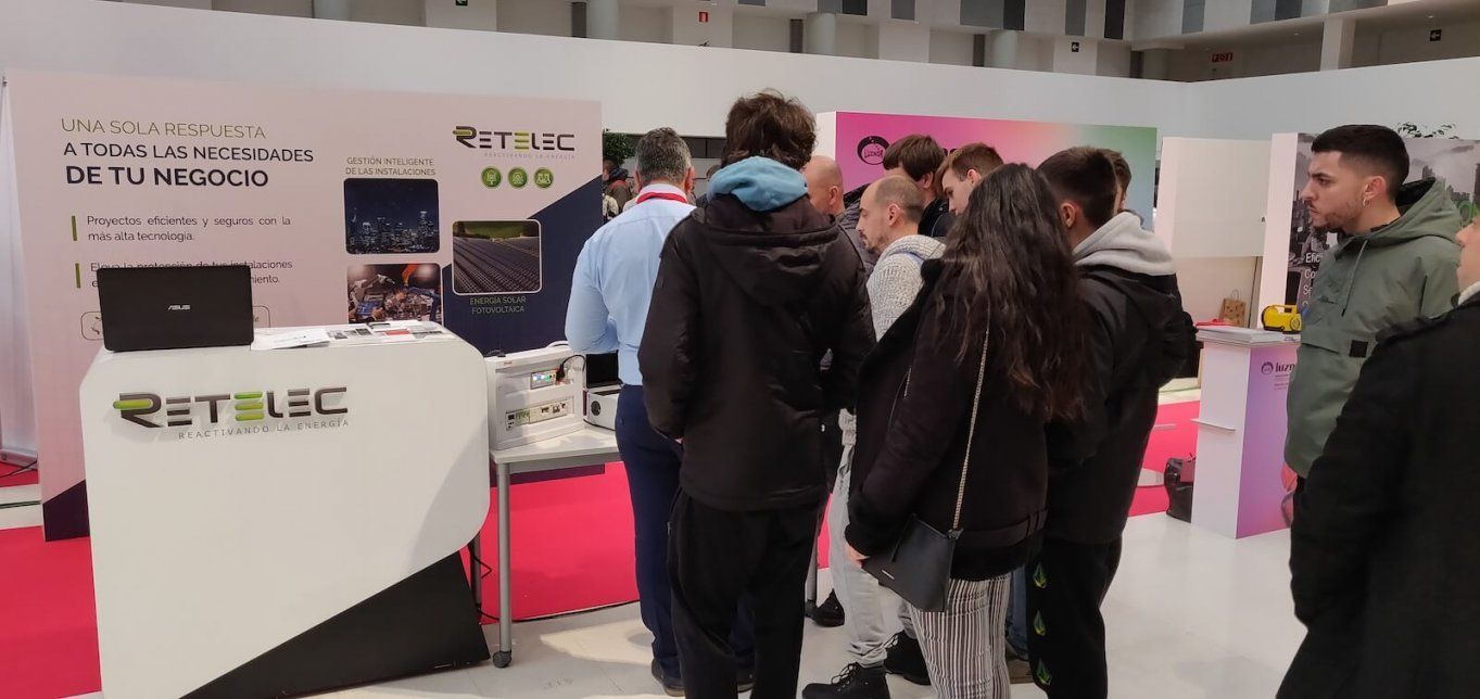 Instaladores visitando los stands de los colaboradores del Connect 2019