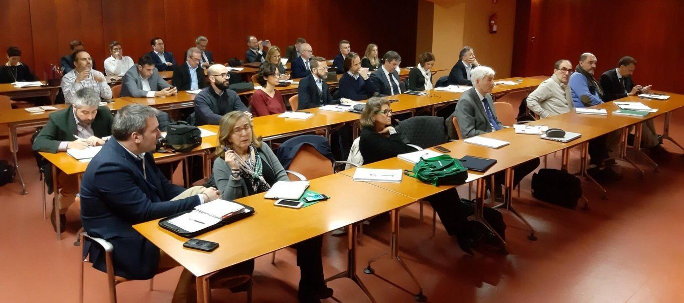 Participantes de la mesa del autoconsumo en Andalucía durante la pasada reunión