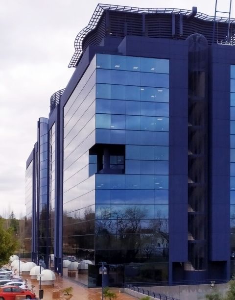 Schneider aporta seguridad, sostenibilidad y eficiencia a la remodelación del Edificio Piovera Azul