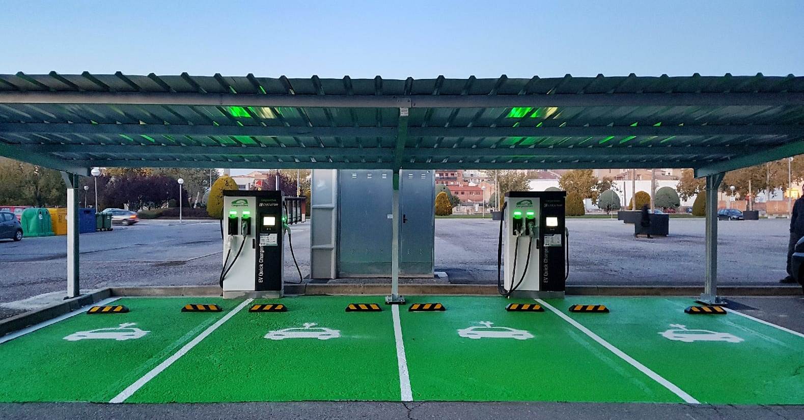 Recargas gratuitas de vehículos eléctricos para afrontar la pandemia del coronavirus COVID-19