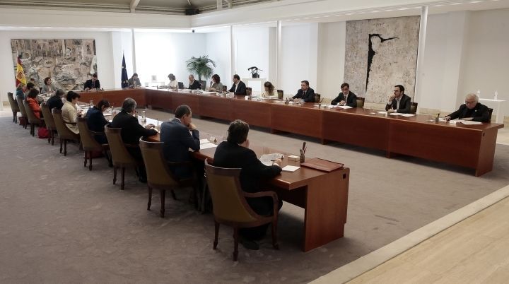 Detalles de las medidas económicas que el Gobierno aprueba este martes para hacer frente a los efectos del COVID -19