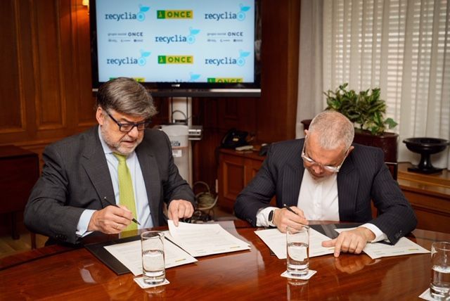 La ONCE reciclará sus residuos electrónicos y pilas a través de Recyclia