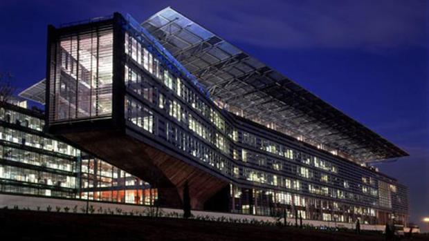 Las “malas prácticas” de las eléctricas de referencia con los contratos de sus clientes