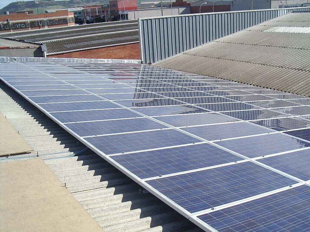 El sector fotovoltaico traza un plan para la reactivación y la recuperación económica de España