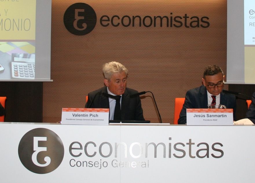 El Consejo General de Economistas solicita la ampliación del pago de impuestos a la ministra de Hacienda