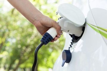 Las matriculaciones de turismos eléctricos caen un 31,7 % en junio