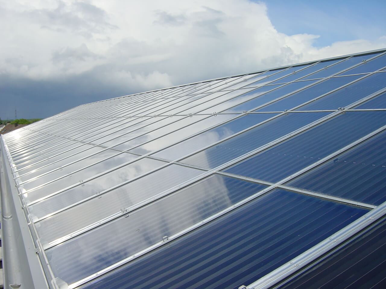 Unef propone eliminar la licencia de obras, principal barrera al desarrollo del autoconsumo