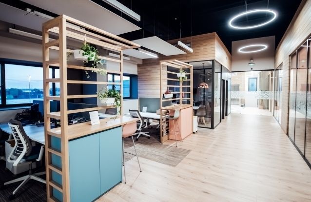 LEDS C4 ilumina las oficinas de Sevilla Fashion Outlet