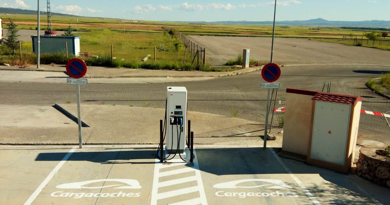 Cargacoches estrena una decena de puntos de recarga en carretera