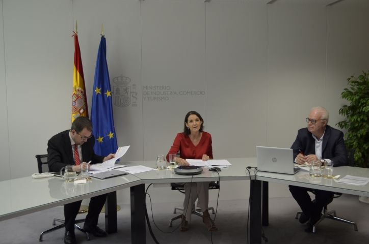 La ministra de Industria sitúa a las pymes como centro y motor de la recuperación económica