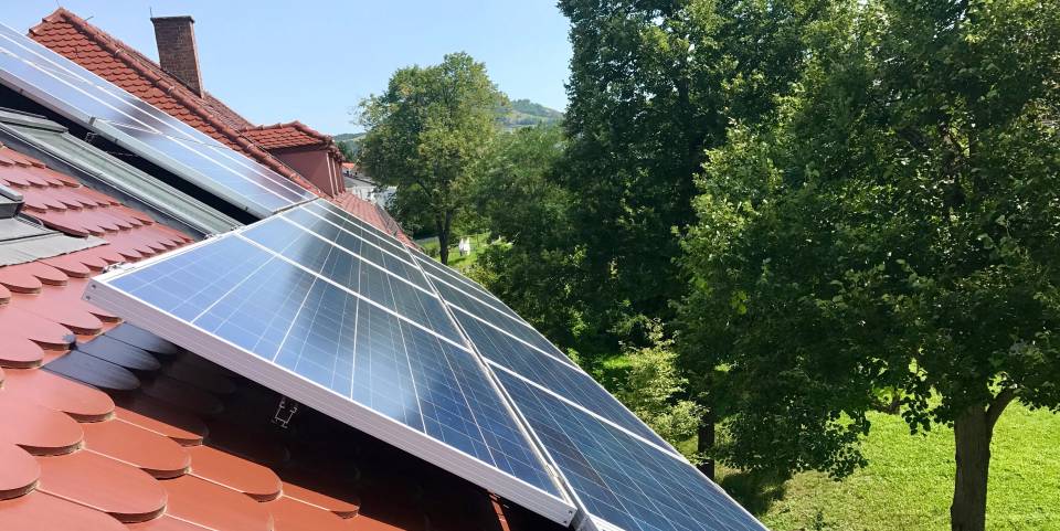 Kutxabank facilitará la financiación de instalaciones solares de autoconsumo de Repsol