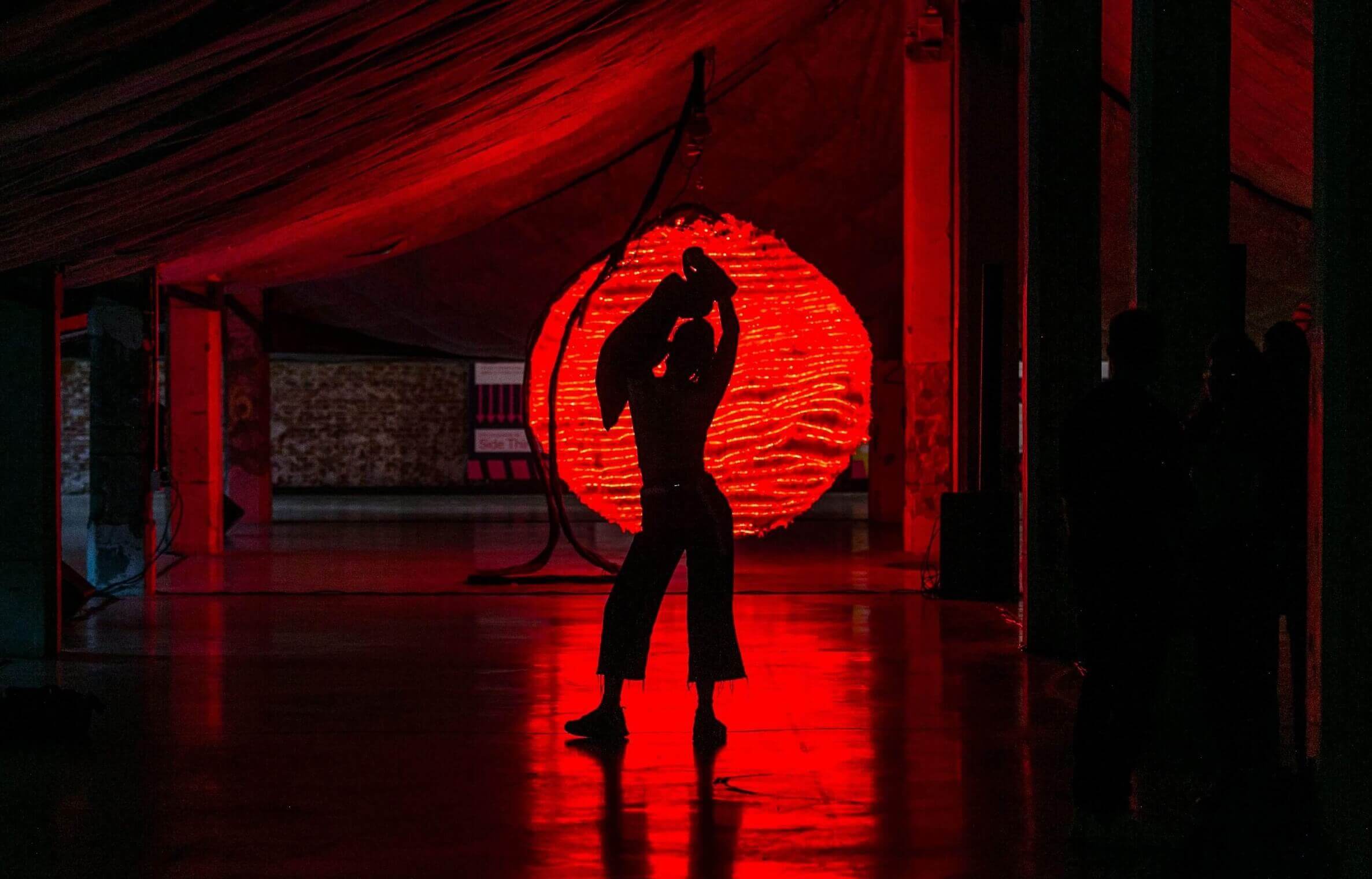 Simon contribuye a unir arte, creatividad, tecnología y luz en Matadero Madrid