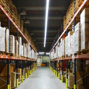 ¿Cómo mejorar y optimizar la iluminación de comercios e industrias?