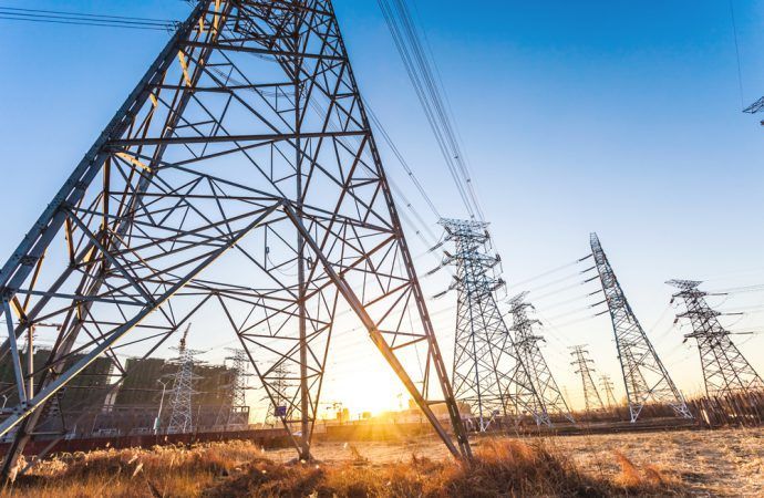 La deuda del sistema eléctrico se redujo un 14,6 % en 2021