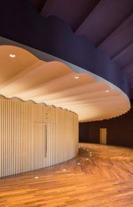 Leds C4 ilumina el edificio del Paraninfo de la Escuela Industrial de Barcelona 