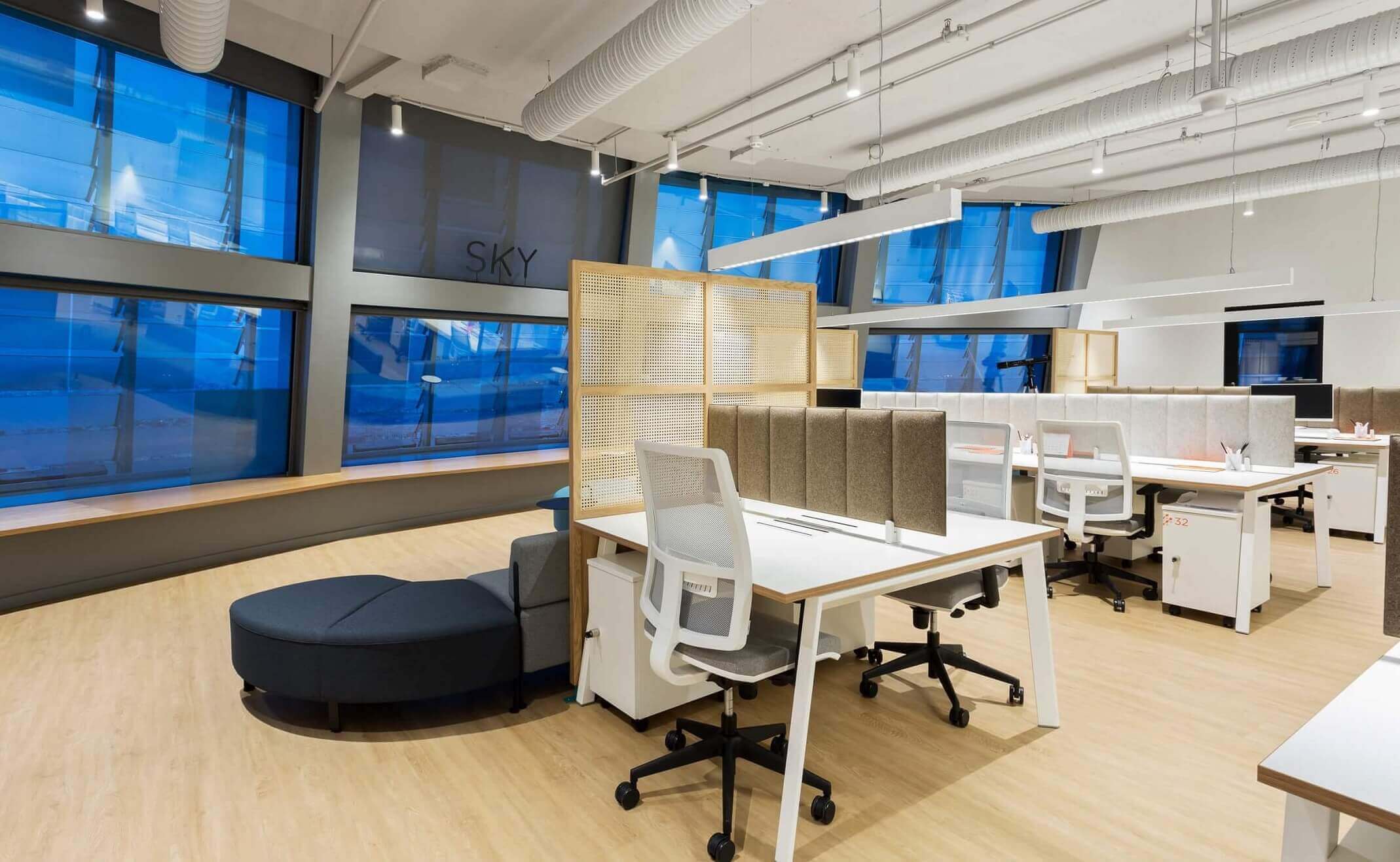 Leds C4 presenta los nuevos catálogos para 2021 con más del 50 % de sus luminarias conectivas